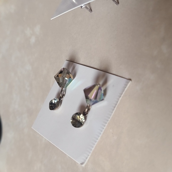 Elegant Red and green clear crystal aurora beads Earrings - Picture 8 of 17